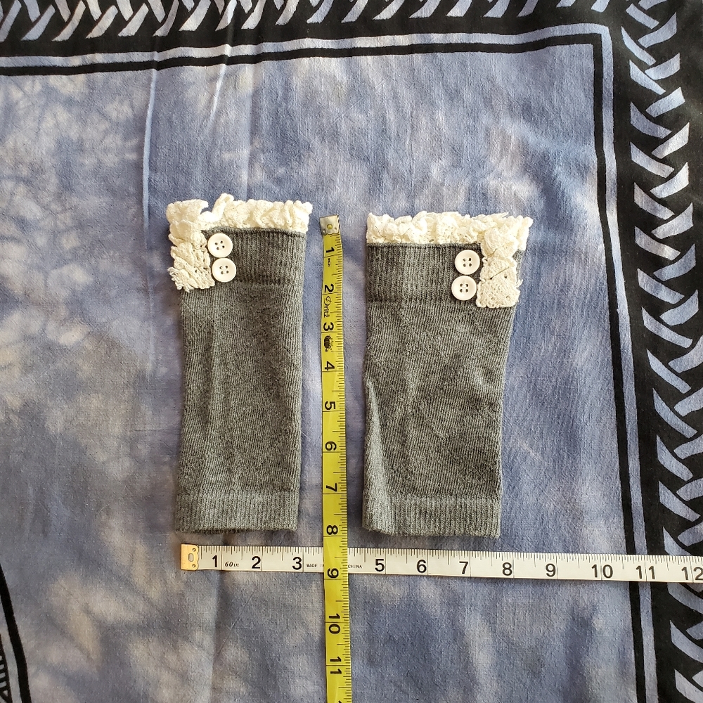 Boot cuffs with lace top. Gray. One size.